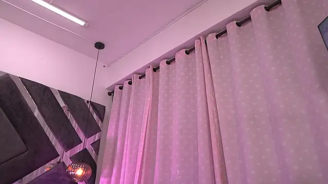 Snapshot of violeta_aroca chatting on October 10, 3:05 am violeta aroca online show from October 10, 3:05 am