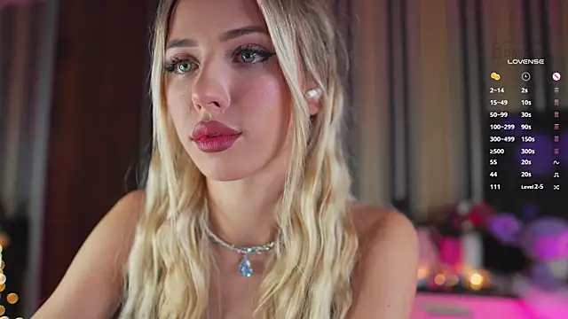 Snapshot of misstics_ chatting on December 11, 8:58 am misstics online show from December 11, 8:58 am