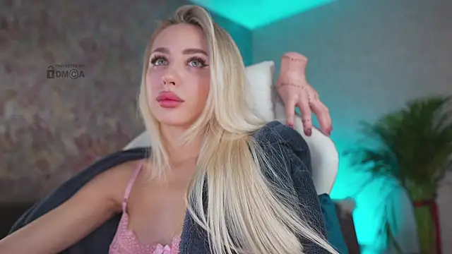 Snapshot of misstics_ chatting on October 23, 5:44 pm misstics online show from October 23, 5:44 pm