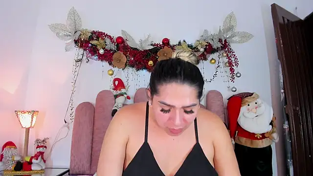 ISABELLASSMITH online show from December 7, 4:42 am