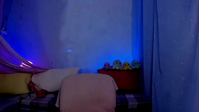 LickLizzy online show from February 7, 5:20 am