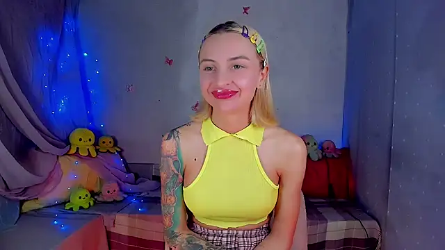 LickLizzy online show from February 16, 10:17 pm