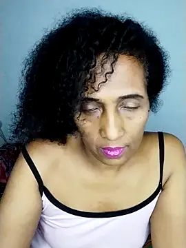 Snapshot of Aishamara chatting on December 1, 7:57 am Aishamara online show from December 1, 7:57 am