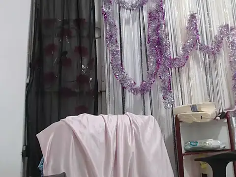 heyline milf online show from December 5, 7:06 pm