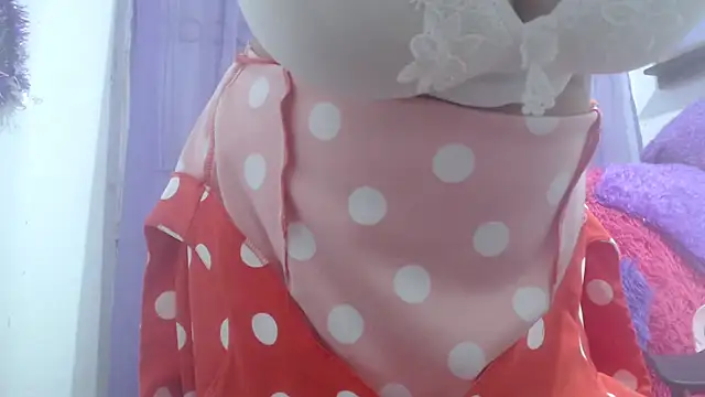 Snapshot of heyline_milf chatting on November 4, 10:09 pm heyline milf online show from November 4, 10:09 pm