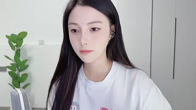 Snapshot of HaagenDazs_ chatting on October 7, 12:57 pm HaagenDazs online show from October 7, 12:57 pm