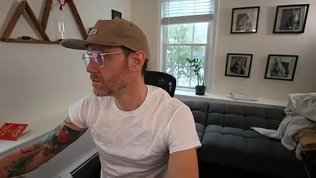 BradBronton online show from February 18, 7:32 pm