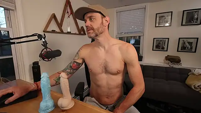 BradBronton online show from April 8, 10:15 am