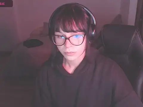 Snapshot of modjo_ chatting on December 12, 2:04 am modjo online show from December 12, 2:04 am