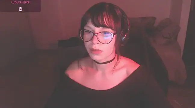 Snapshot of modjo_ chatting on February 6, 2:22 am modjo online show from February 6, 2:22 am