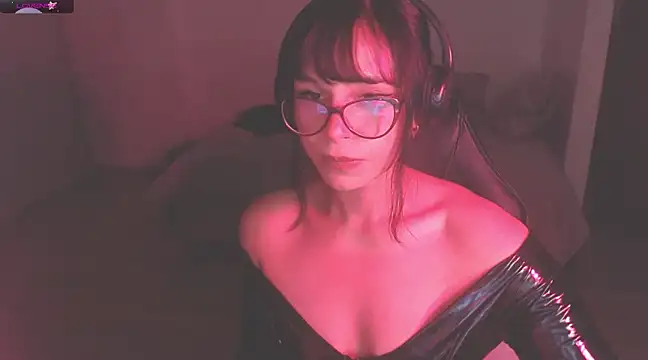 Snapshot of modjo_ chatting on February 16, 4:53 am modjo online show from February 16, 4:53 am