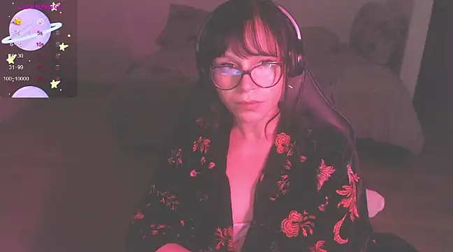 Snapshot of modjo_ chatting on February 21, 7:01 am modjo online show from February 21, 7:01 am