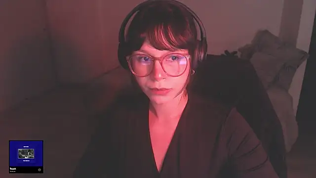 Snapshot of modjo_ chatting on January 6, 7:23 am modjo online show from January 6, 7:23 am