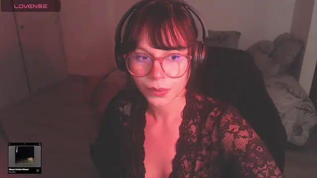 Snapshot of modjo_ chatting on January 16, 5:11 am modjo online show from January 16, 5:11 am