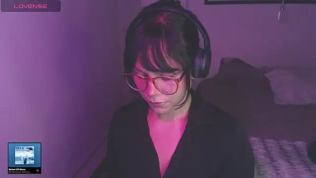 Snapshot of modjo_ chatting on February 1, 2:21 am modjo online show from February 1, 2:21 am