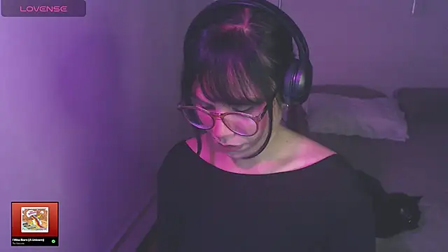 Snapshot of modjo_ chatting on February 2, 4:55 am modjo online show from February 2, 4:55 am