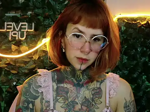 Esdeeath online show from April 4, 4:04 pm