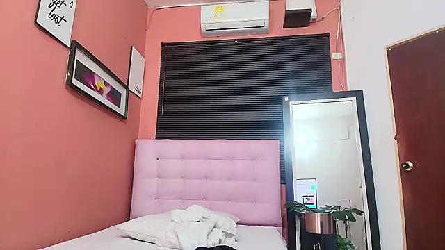 veronicaroose  online show from December 9, 12:51 pm