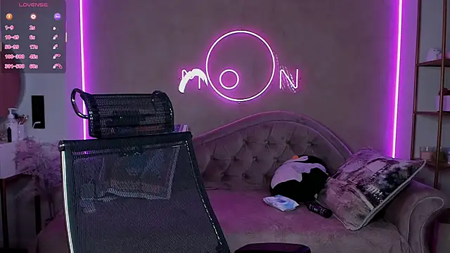 lika lil online show from October 18, 4:48 am