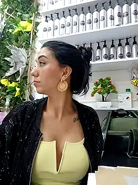 LunaZambrano online show from February 7, 9:37 pm