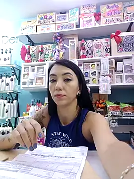 Snapshot of LunaZambrano chatting on March 24, 4:12 pm LunaZambrano online show from March 24, 4:12 pm