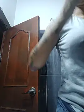 LunaZambrano online show from May 15, 2:29 am