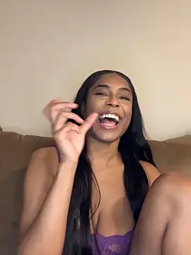 CandyLuxxxx online show from December 6, 9:02 pm