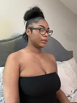 CandyLuxxxx online show from March 6, 10:36 pm