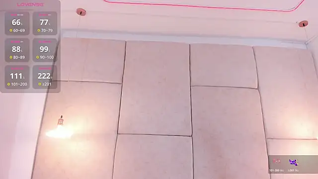 aisha vs online show from December 15, 12:42 pm