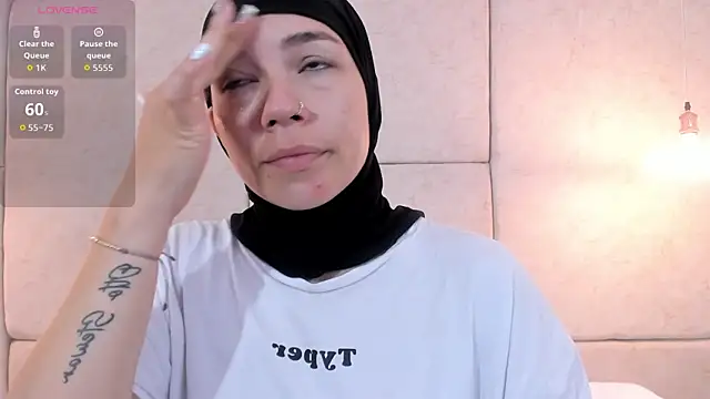 aisha vs online show from January 13, 12:43 pm