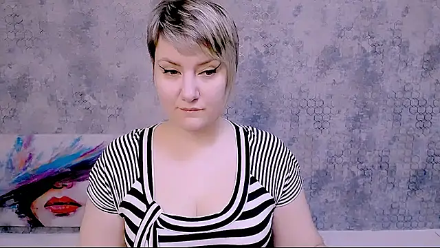Djullia online show from January 18, 7:59 am