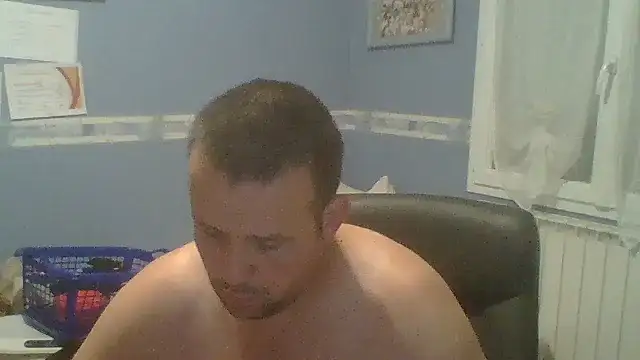 Snapshot of manubm03 chatting on September 17, 4:14 am manubm03 online show from September 17, 4:14 am