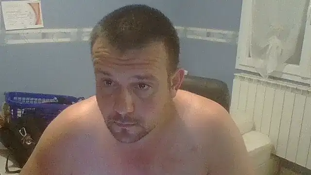 Snapshot of manubm03 chatting on September 21, 7:32 am manubm03 online show from September 21, 7:32 am