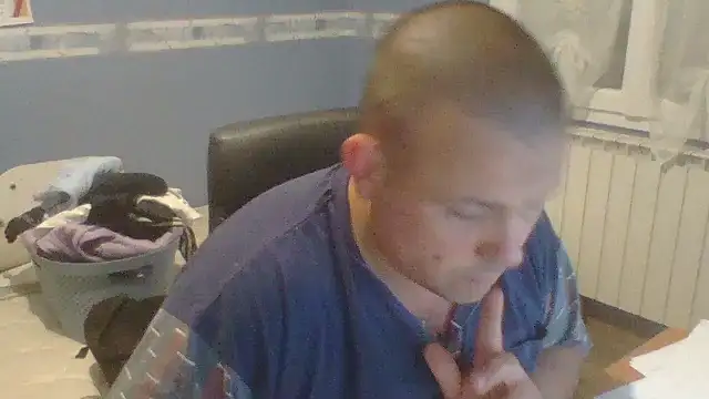 Snapshot of manubm03 chatting on October 10, 11:42 am manubm03 online show from October 10, 11:42 am