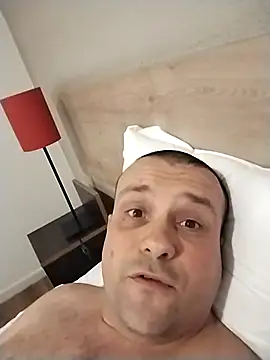 Snapshot of manubm03 chatting on November 24, 8:08 pm manubm03 online show from November 24, 8:08 pm