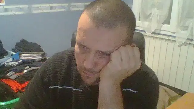 Snapshot of manubm03 chatting on December 2, 5:30 pm manubm03 online show from December 2, 5:30 pm