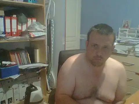 manubm03 online show from May 14, 5:03 am