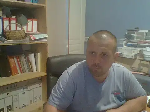 manubm03 online show from May 27, 4:26 pm
