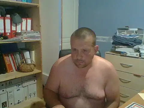 manubm03 online show from June 11, 3:15 am