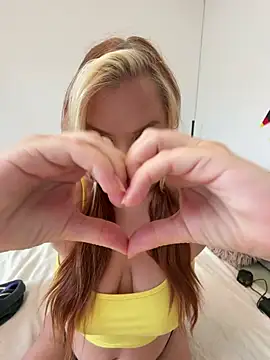 Snapshot of AnjaAmelia chatting on July 1, 10:50 am AnjaAmelia online show from July 1, 10:50 am