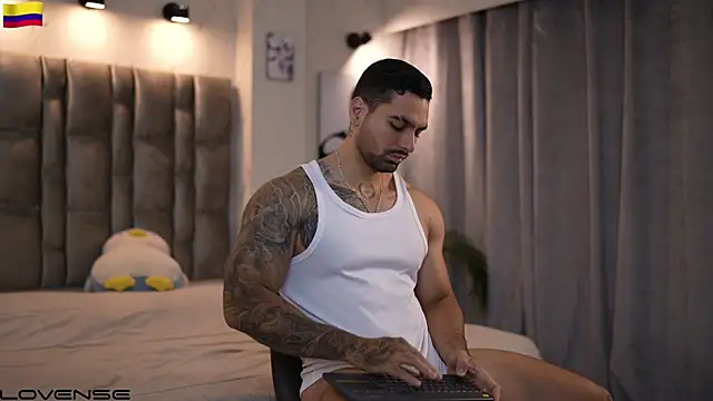 Snapshot of john_king29 chatting on October 14, 11:44 am john king29 online show from October 14, 11:44 am