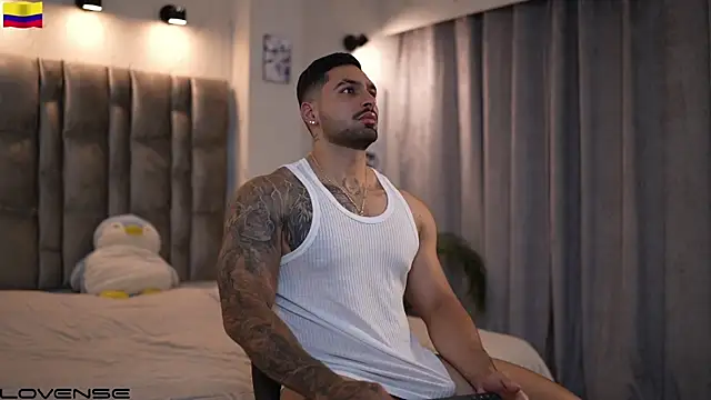 Snapshot of john_king29 chatting on October 18, 12:50 pm john king29 online show from October 18, 12:50 pm