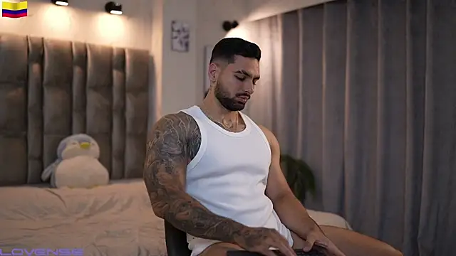 Snapshot of john_king29 chatting on October 27, 10:03 pm john king29 online show from October 27, 10:03 pm