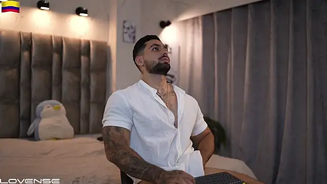 Snapshot of john_king29 chatting on November 4, 11:59 pm john king29 online show from November 4, 11:59 pm