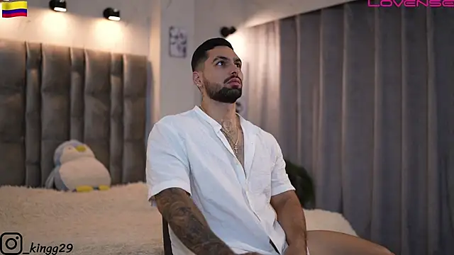 Snapshot of john_king29 chatting on November 13, 9:47 pm john king29 online show from November 13, 9:47 pm