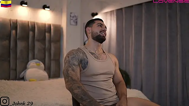 Snapshot of john_king29 chatting on November 17, 10:15 pm john king29 online show from November 17, 10:15 pm