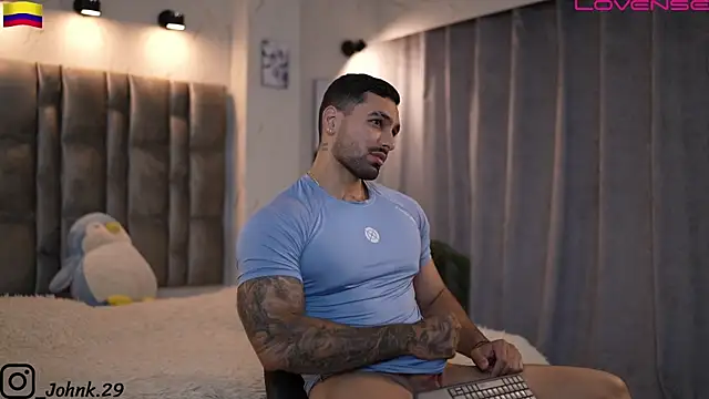 Snapshot of john_king29 chatting on December 15, 11:09 pm john king29 online show from December 15, 11:09 pm