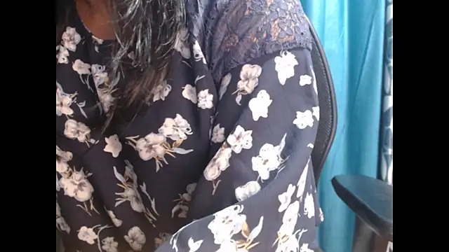 CuteRhea69 online show from March 3, 5:39 pm