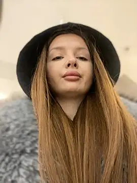 KrisMagnoly online show from February 17, 3:51 pm