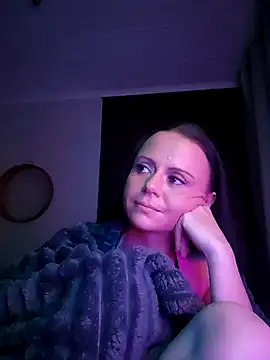 Snapshot of MrsBunnyBum chatting on April 6, 7:26 pm MrsBunnyBum online show from April 6, 7:26 pm